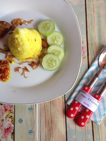 Cara Simple Membuat Resep  Nasi kuning praktis yang Bisa Manjain Lidah, Enak Banget