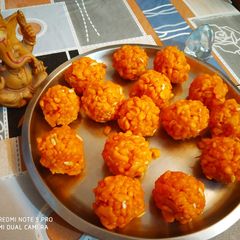A picture of Boondi Ladoo.