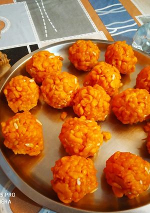 A picture of Boondi Ladoo.