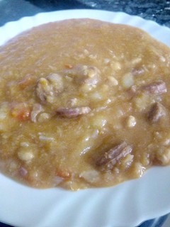 Una foto de Potaje de Garbanzos y chorizo