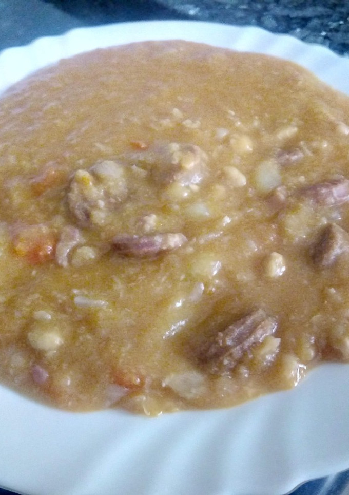 Una foto de Potaje de Garbanzos y chorizo