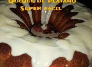 Una foto de Queque de plátano súper fácil y rápido