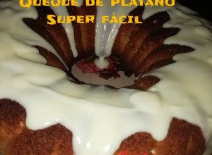 Una foto de Queque de plátano súper fácil y rápido