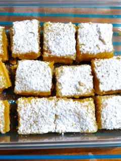 A picture of Lemon Bars.
