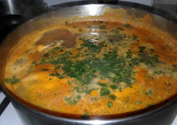 Суп на курином бульоне с горохом