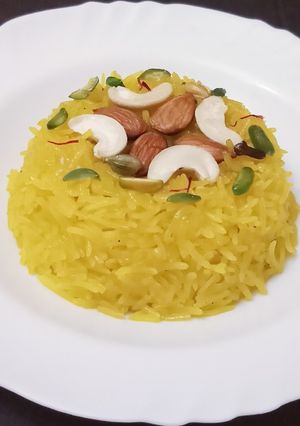 A picture of Peeley Meethe Chawal.