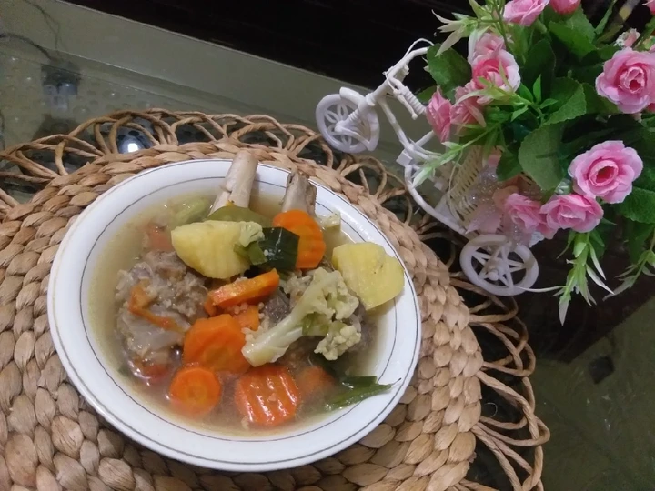 Langkah Mudah untuk Menyiapkan Resep Sop Tulang Sapi yang Lezat Sekali Anti Ribet, Menggugah Selera