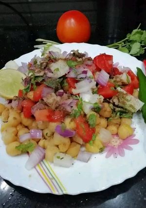 A picture of Ghugani Chaat - Delicious protein rich snack.