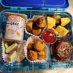 A picture of Chicken Cheese Balls.