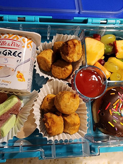 A picture of Chicken Cheese Balls.