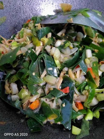 Cara Mudah Menyiapkan Resep Tumis Daun Kencur Muda yang Lezat Anti Ribet, Lezat