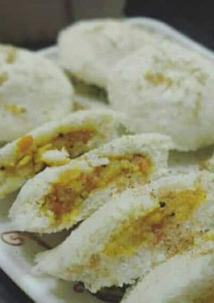A picture of Stuffed idli.