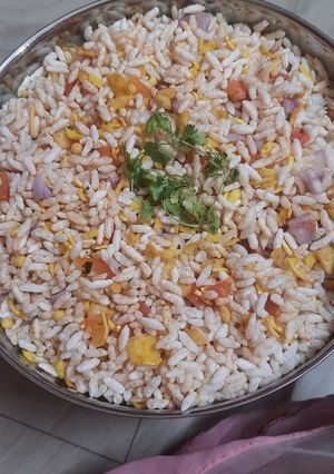 भेल पूरी (bhel poori recipe in Hindi) रेसिपी मुख्य फोटो