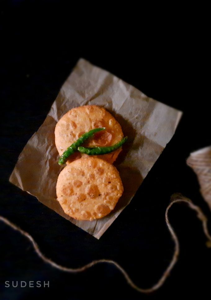 शेगांव कचोरी (kachori recipe in marathi) रेसिपी चे मुख्य फोटो 