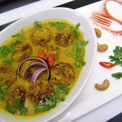 A picture of Echorer Kofta Curry (Raw Jackfruit Kofta In Gravy).