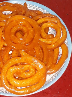 A picture of Maida Jalebi.