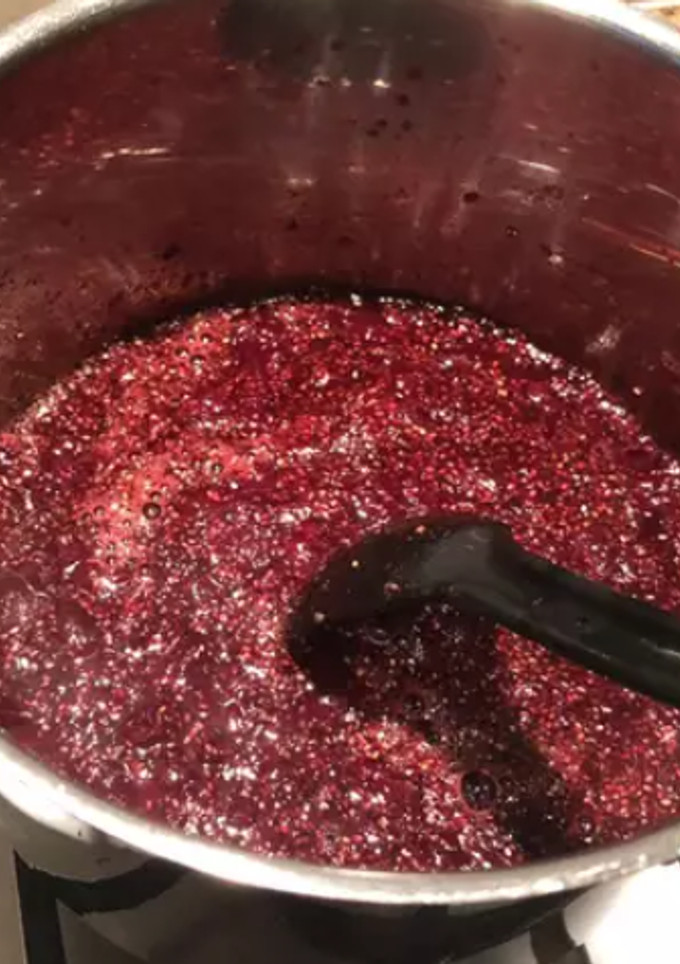 Una foto de Mermelada de cerezas sin azúcar