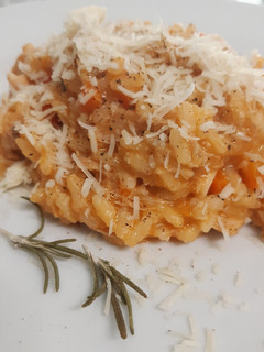 Una foto de Risotto de conejo como le gusta a mi hijo