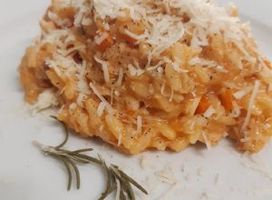 Una foto de Risotto de conejo como le gusta a mi hijo