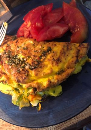 Una foto de Omelette relleno de verduras