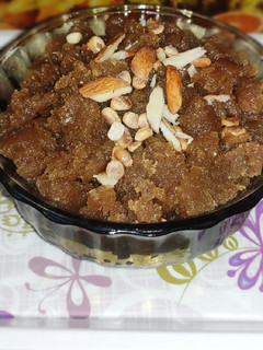 आटे का हलवा (Aate ka halwa recipe in Hindi) रेसिपी मुख्य फोटो