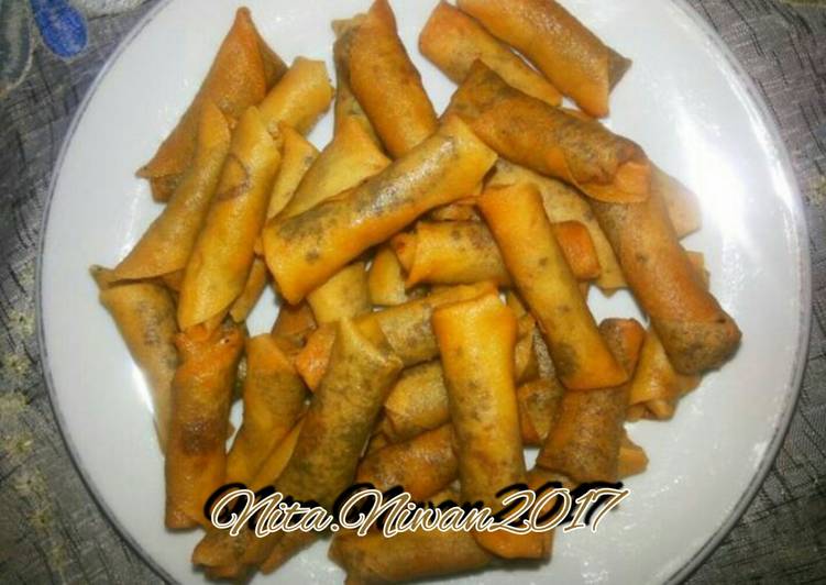 Sumpia isi abon