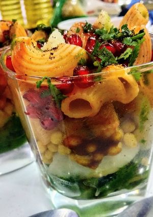 लेयर्ड चाट (layered chaat recipe in Hindi) रेसिपी मुख्य फोटो