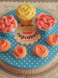 Una foto de Cupcakes de frambuesa y limón