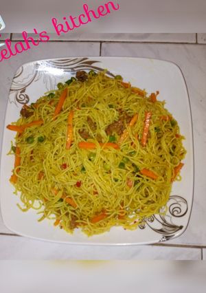 A picture of Fried spaghetti.