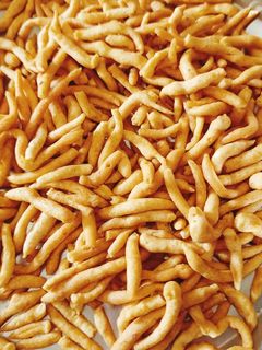 તીખા ગાંઠિયા (Tikha Ganthiya Recipe In Gujarati) રેસીપી મુખ્ય ફોટો