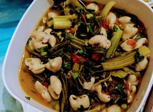 Hình của món Lòng già xào dưa chua.