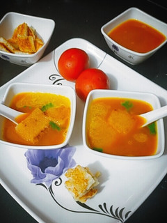 तड़का टमाटर सूप (Tadka tamatar soup recipe in Hindi) रेसिपी मुख्य फोटो