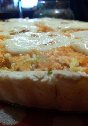 Una foto de Tarta de pollo y 🥕 zanahoria !! Delicias como pocas !!