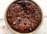 Una foto di porridge al cioccolato