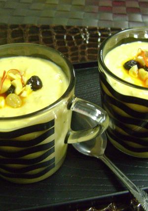 A picture of Oats & Mango Kheer.