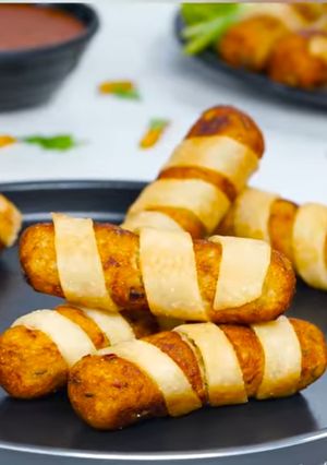 પોટેટો રીંગ રોલ્સ(potato ring rolls recipe in gujarati) રેસીપી મુખ્ય ફોટો
