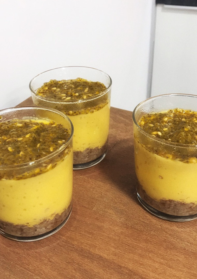 Una foto de Vasitos de tarta de mango y manzana