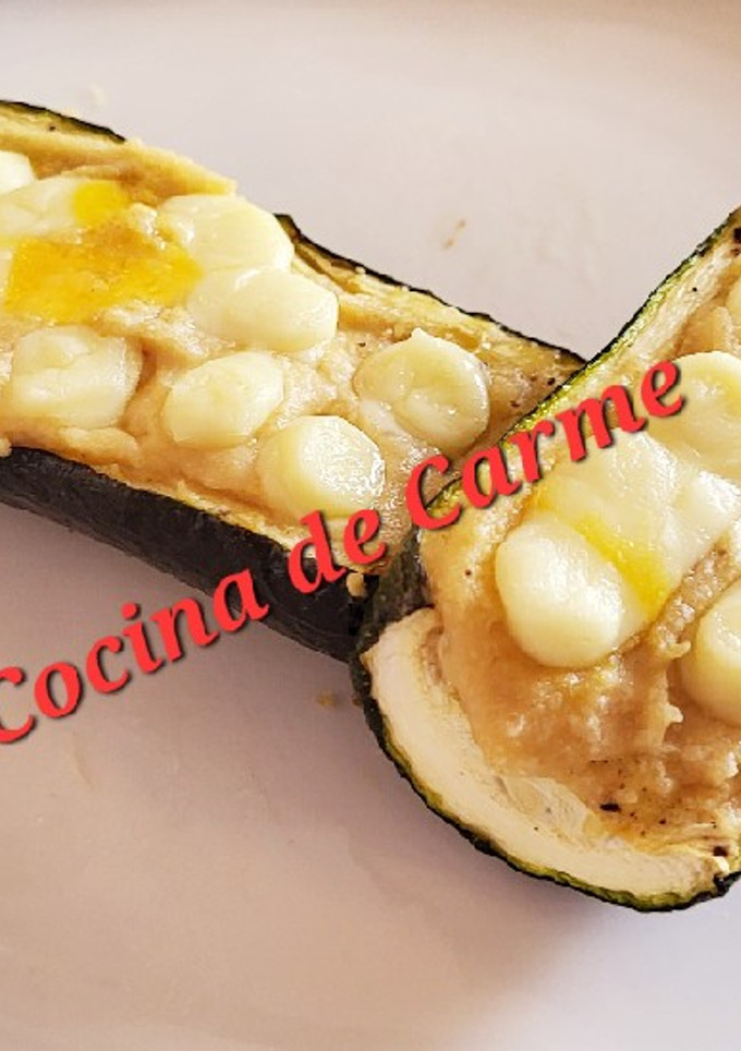 Una foto de Calabacín gratinado con hummus y queso