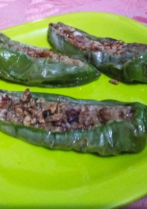 A picture of Stuffed cheese and peanut chilli.
