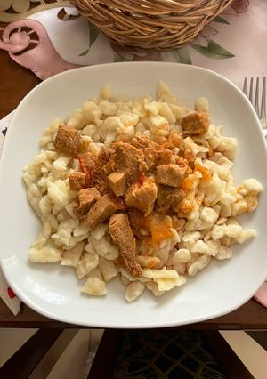 Sertéspörkölt galuskával recept fotója