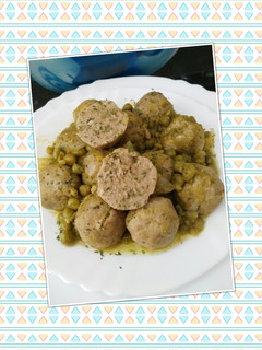 Una foto de Albóndigas de pescado en salsa verde