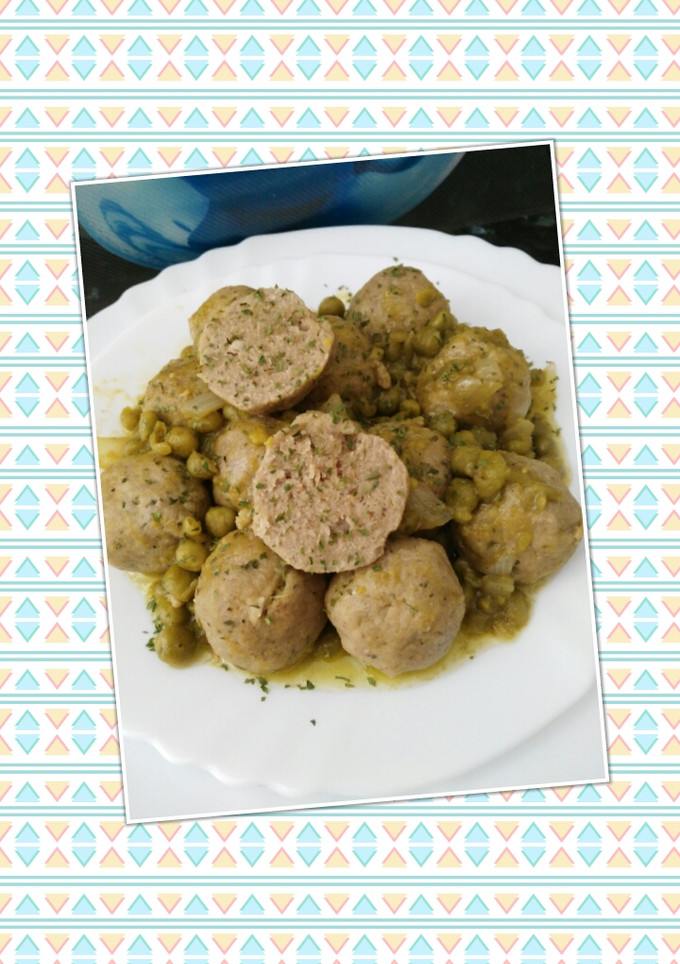 Una foto de Albóndigas de pescado en salsa verde