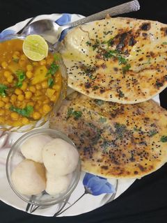 তন্দুরী আলু কুলচা (Tandoori aloo kulcha recipe In Bengali) রেসিপির প্রধান ছবি