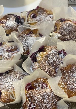 Una foto de Muffins de Frambuesas y Arándanos ¡Sin Gluten y Sin Lactosa!