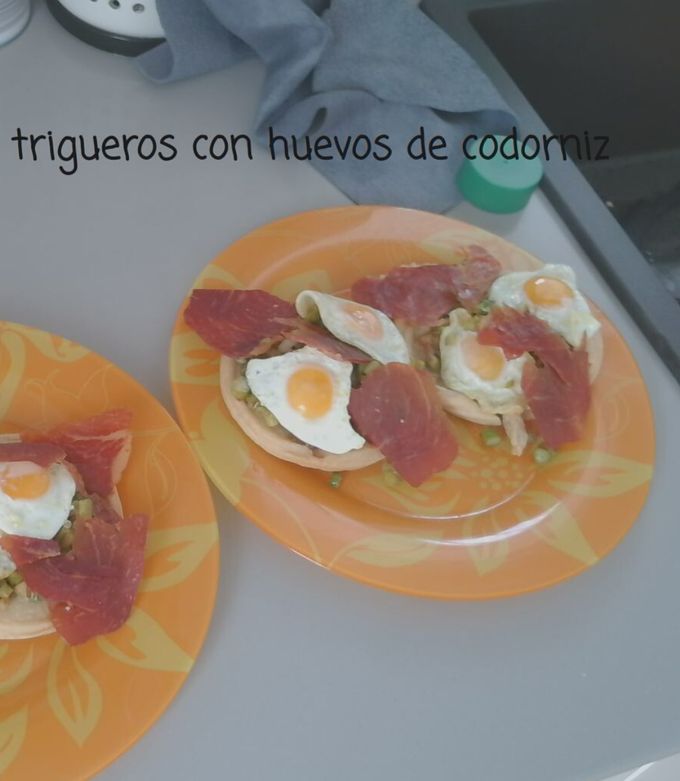Foto principal de Cazuelitas de trigueros y huevo de codorniz