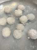 Steamed Lion’s Head Meatballs