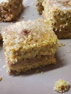Una foto de Torta de zanahoria pasas y coco