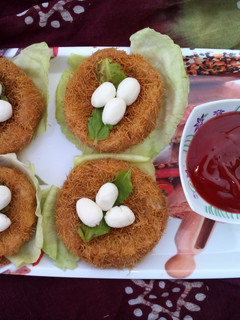 A picture of Bird nest.