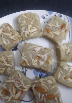 A picture of Banana Coconut Burfi.