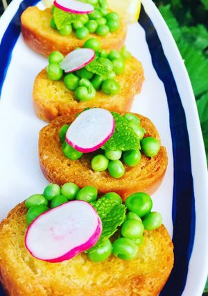 A picture of Pea and Mint bruschetta.